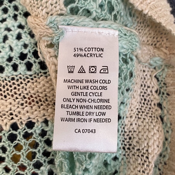 Shrinking Violet light sweater - Picture 7 of 7